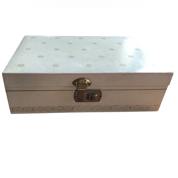 Vintage Two Tier Red Velvet Cream White Gold Flower Mirrored Jewelry Box - Picture 2 of 15